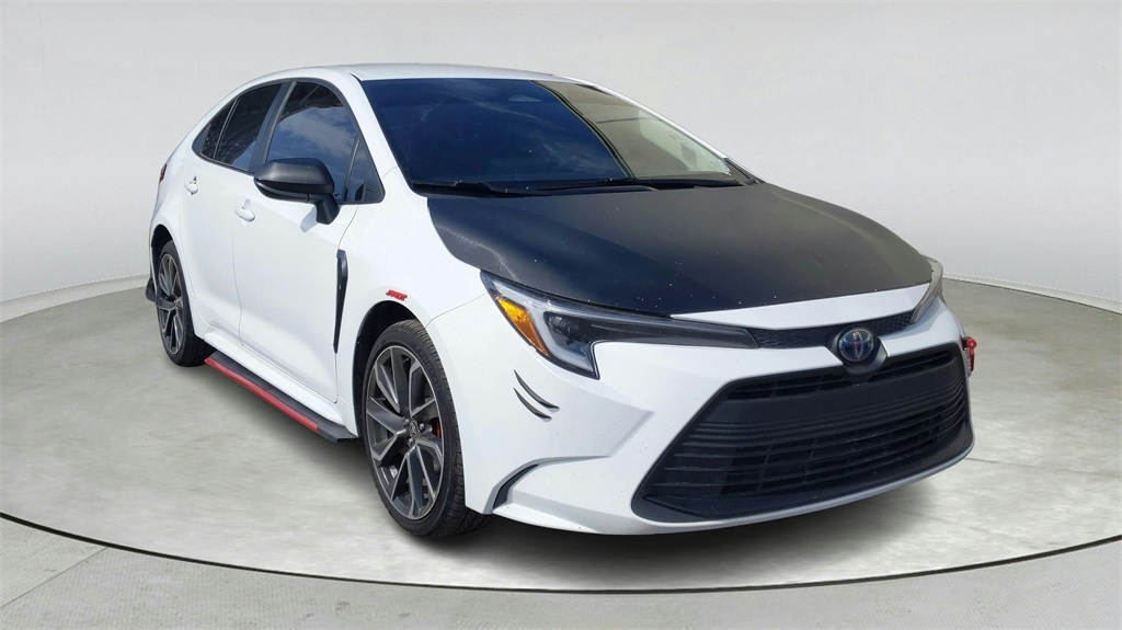 2024 Toyota Corolla LE's photo