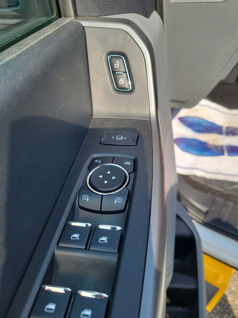 2025 Ford F-350 XLT photo 9