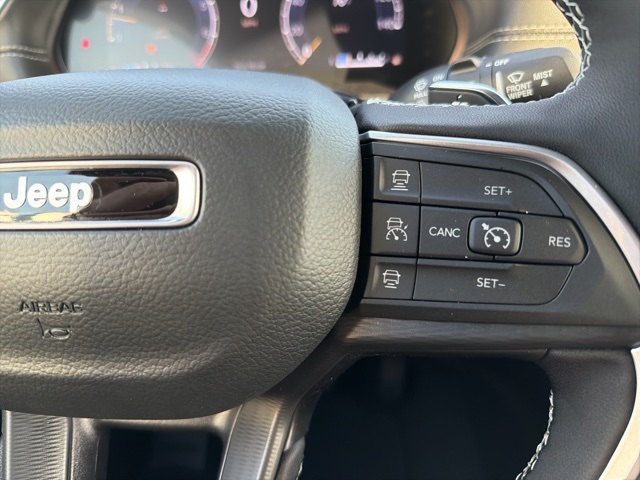2025 Jeep Grand Cherokee Altitude photo 17