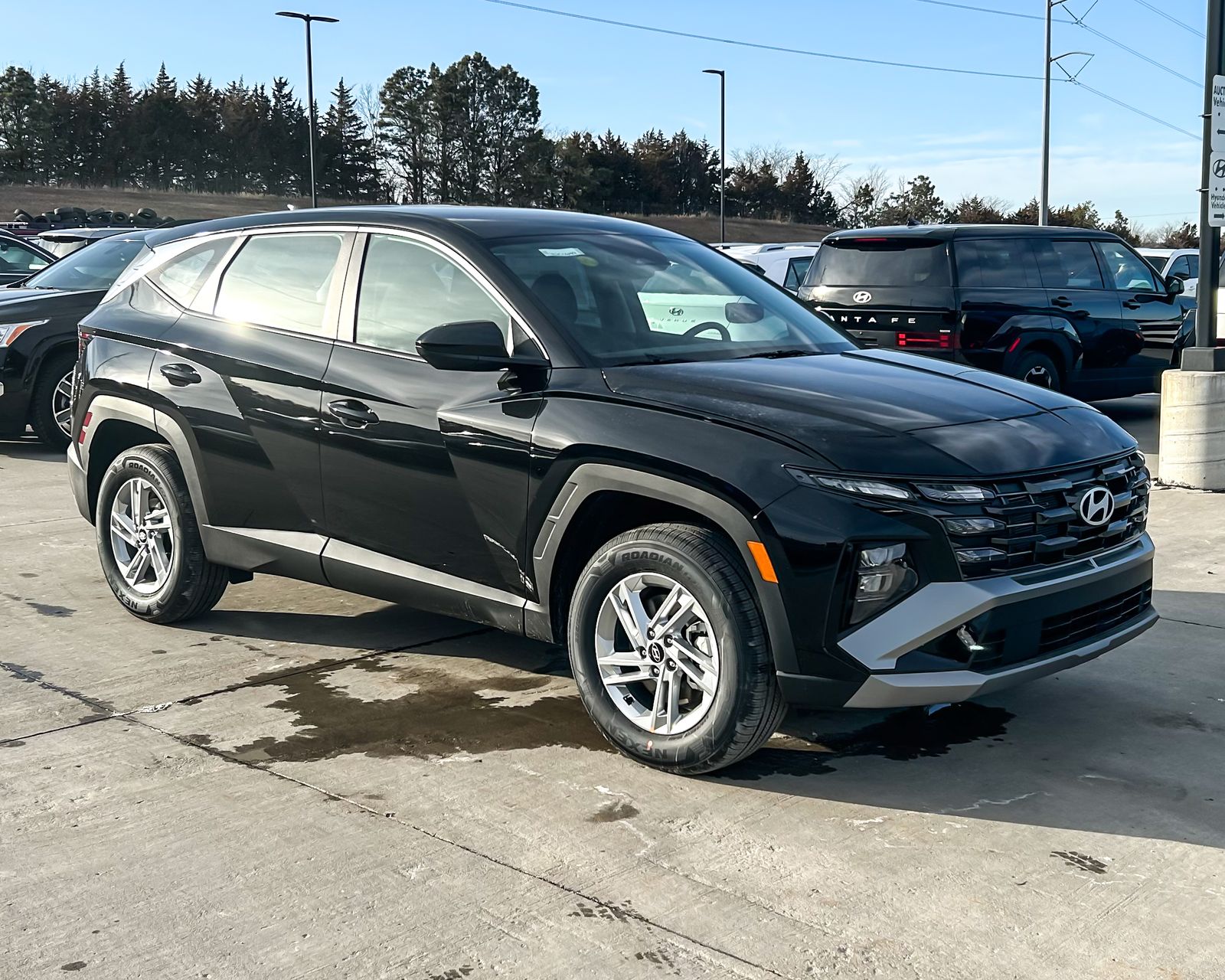 2025 Hyundai Tucson SE photo 2
