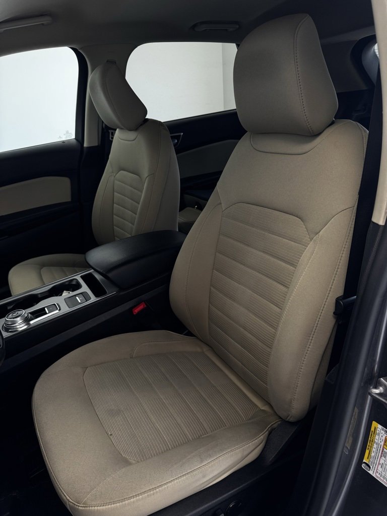 2021 Ford Edge SEL photo 3