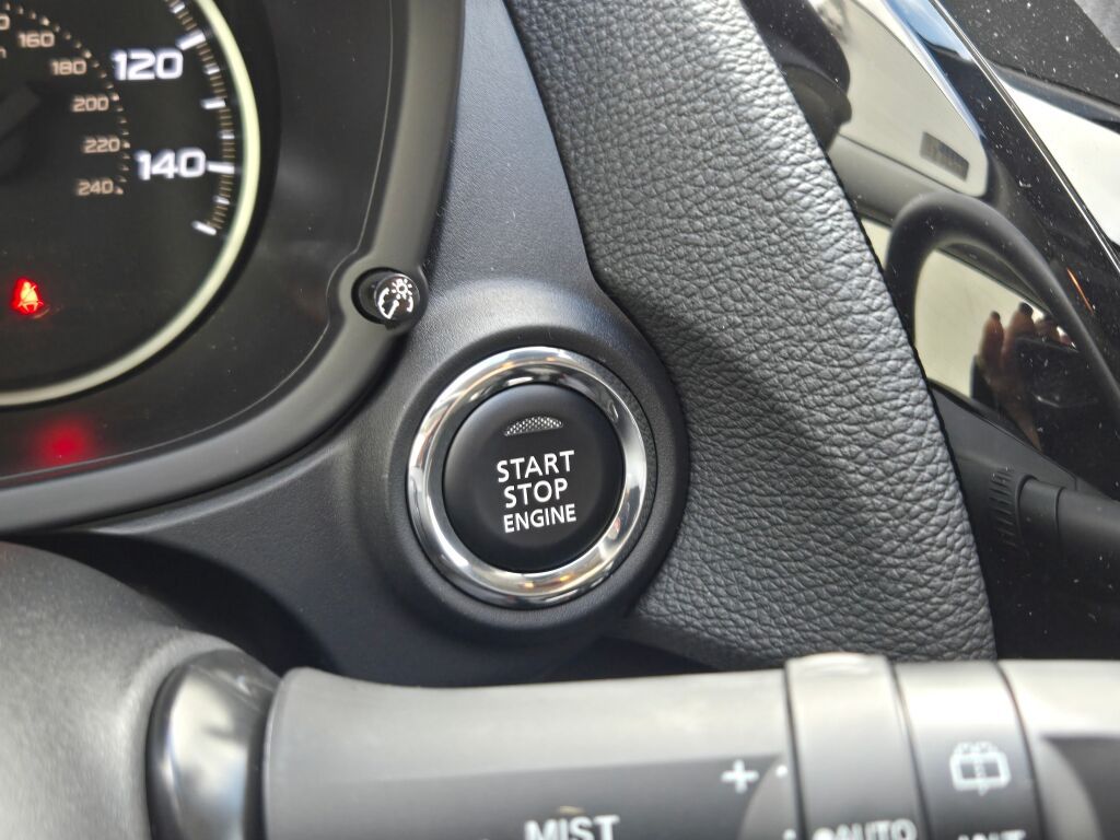 2025 Mitsubishi Eclipse Cross LE photo 16