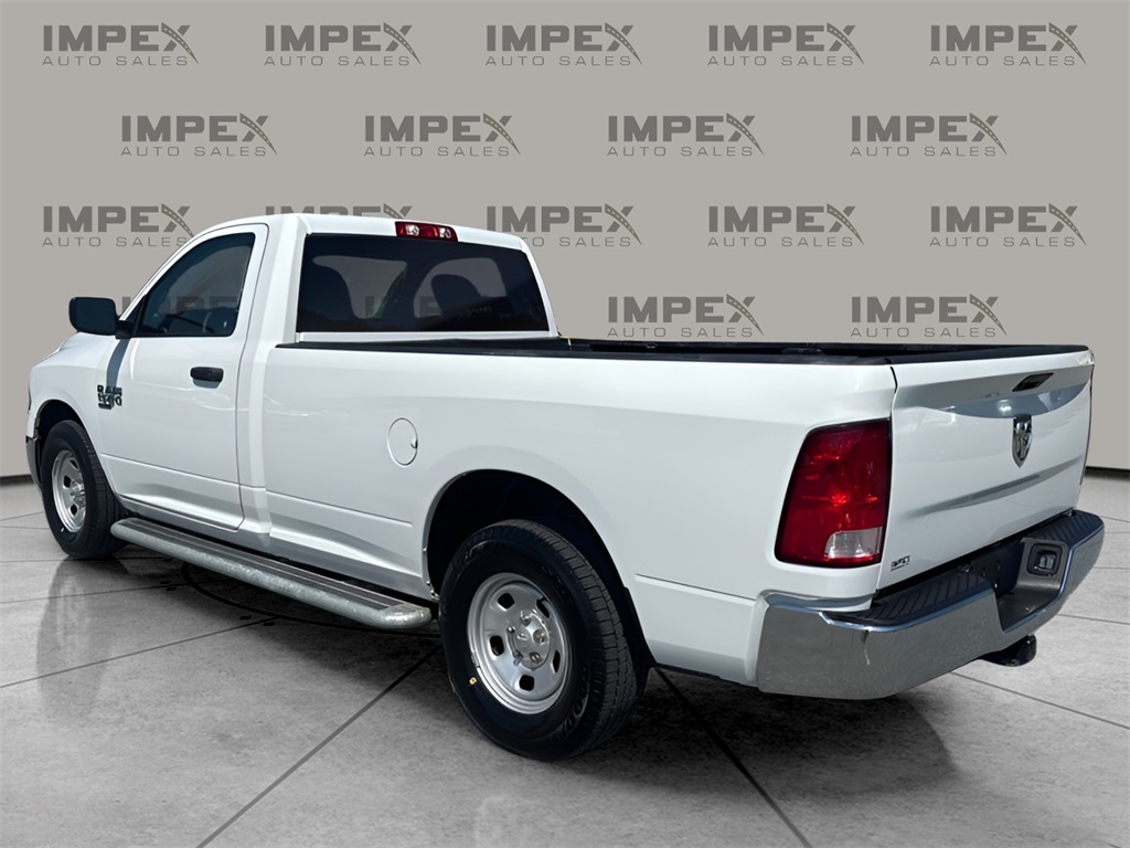 2023 Ram 1500 Classic Tradesman photo 3