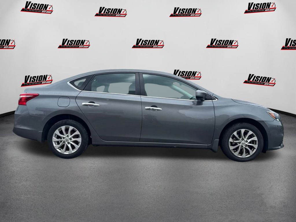 2019 Nissan Sentra SV photo 4
