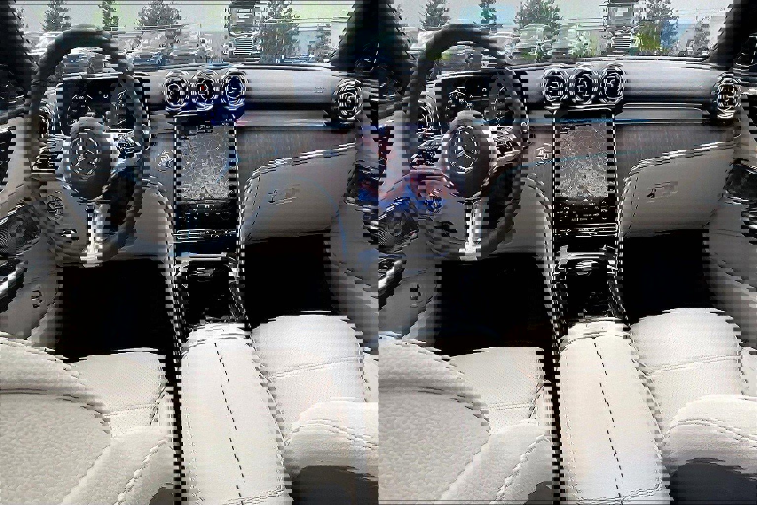 2025 Mercedes Benz C 300 4MATIC photo 5