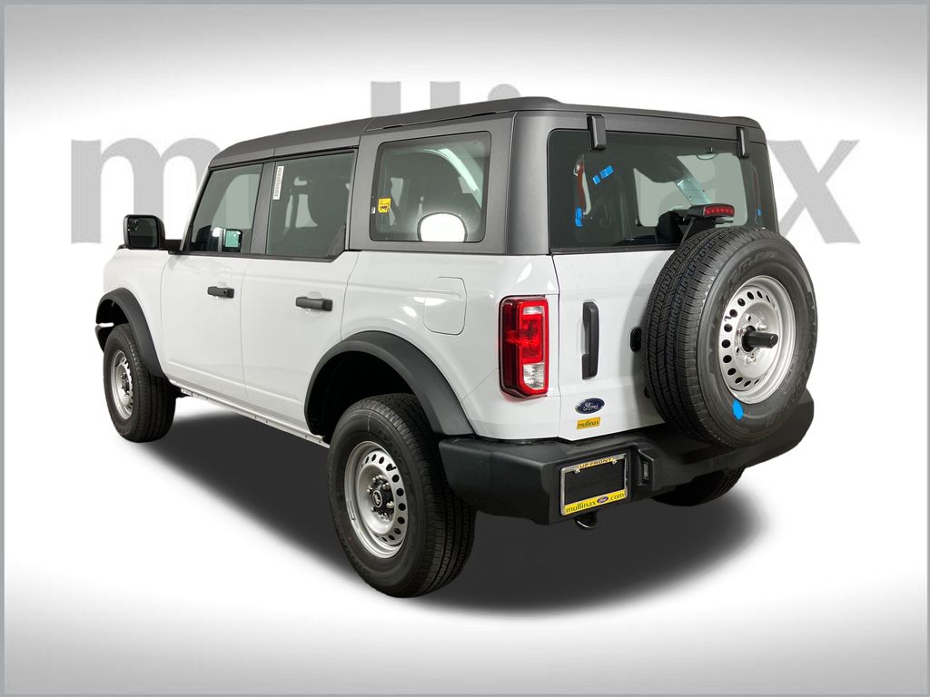 2025 Ford Bronco Base photo 4