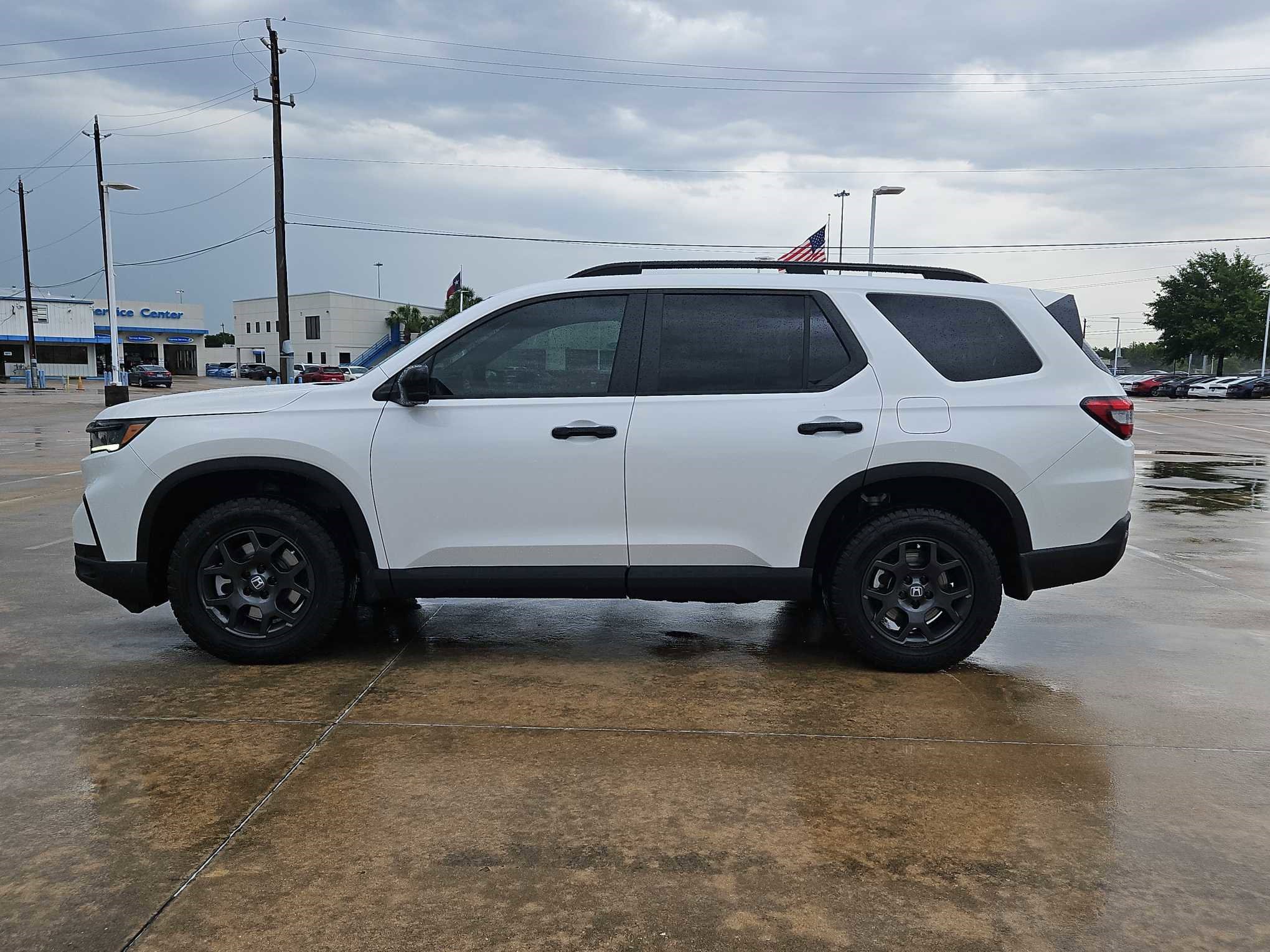 2025 Honda Pilot TrailSport photo 5
