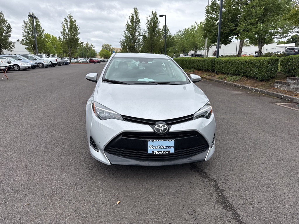 2017 Toyota Corolla LE photo 2