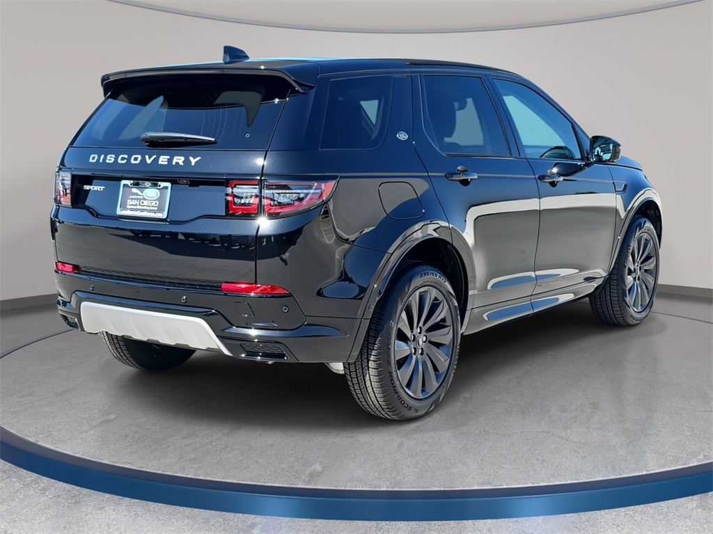 2025 Land Rover Discovery Sport S photo 4