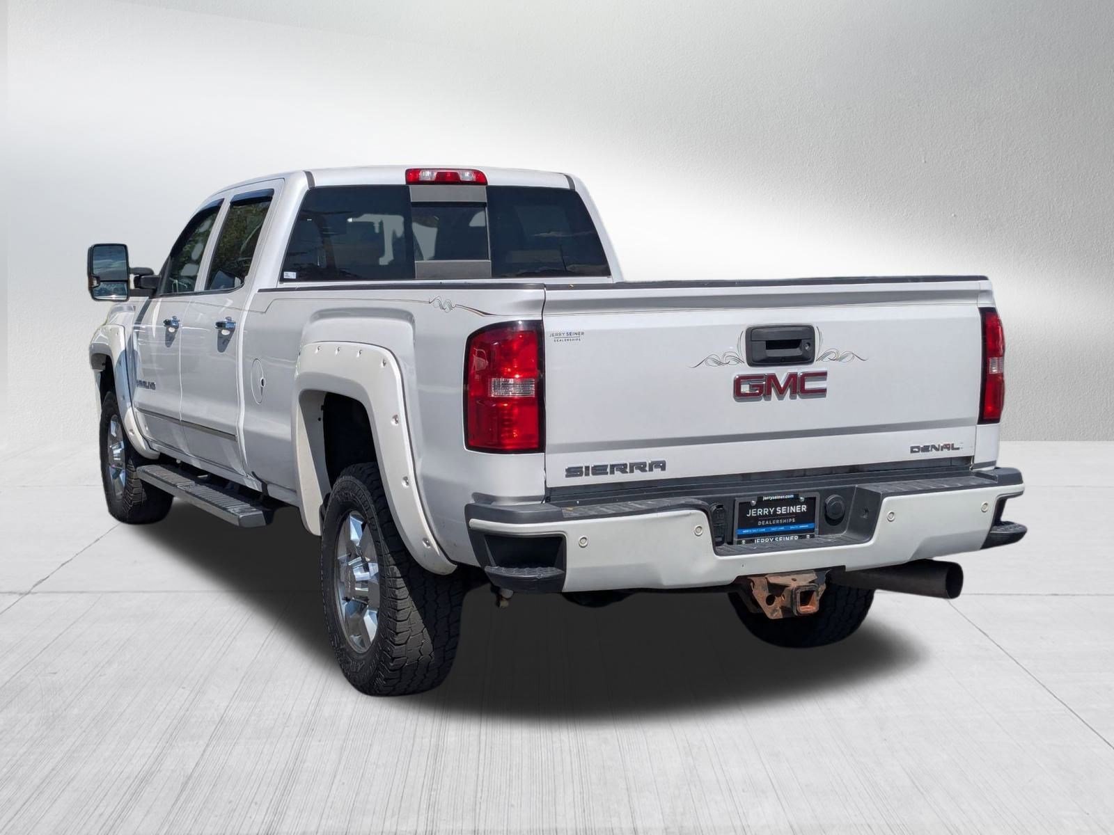 2018 Gmc Sierra 3500 HD Denali photo 3