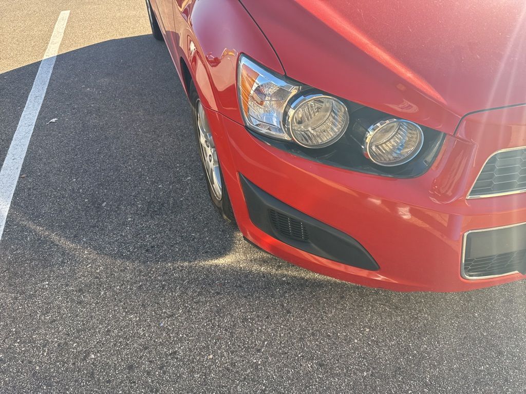 2012 Chevrolet Sonic LT photo 2