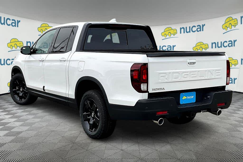 2026 Honda Ridgeline Black Edition photo 4