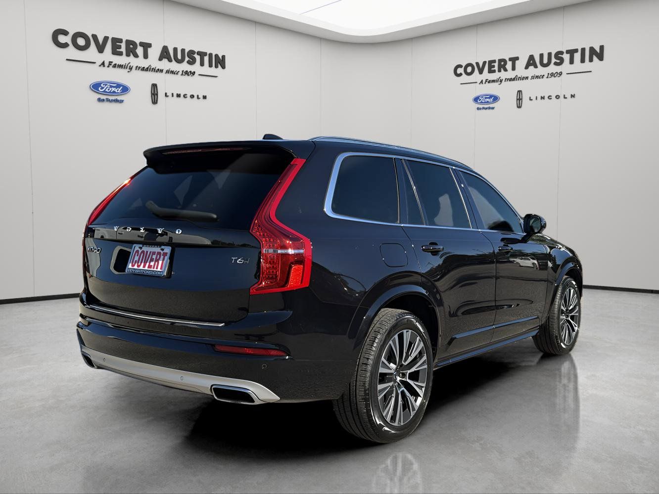 2021 Volvo XC90 T6 Momentum photo 4