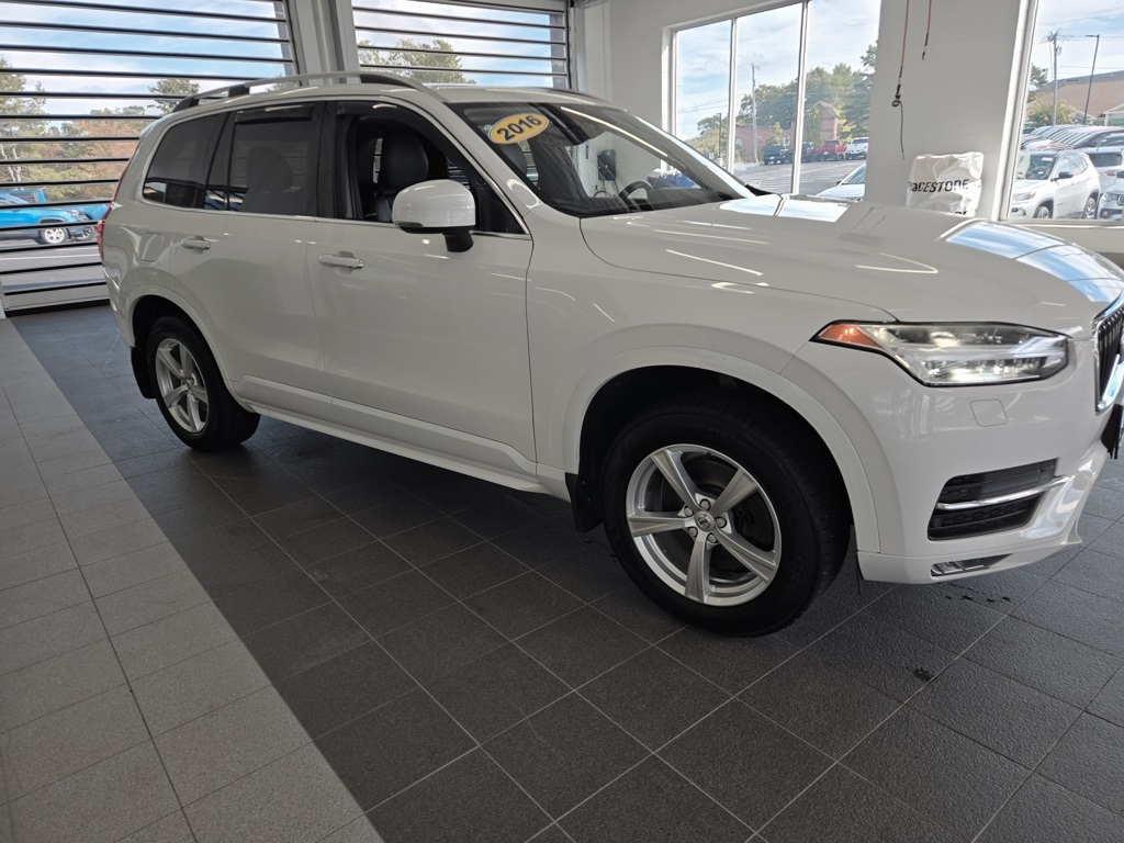 2016 Volvo XC90 T5 Momentum photo 8