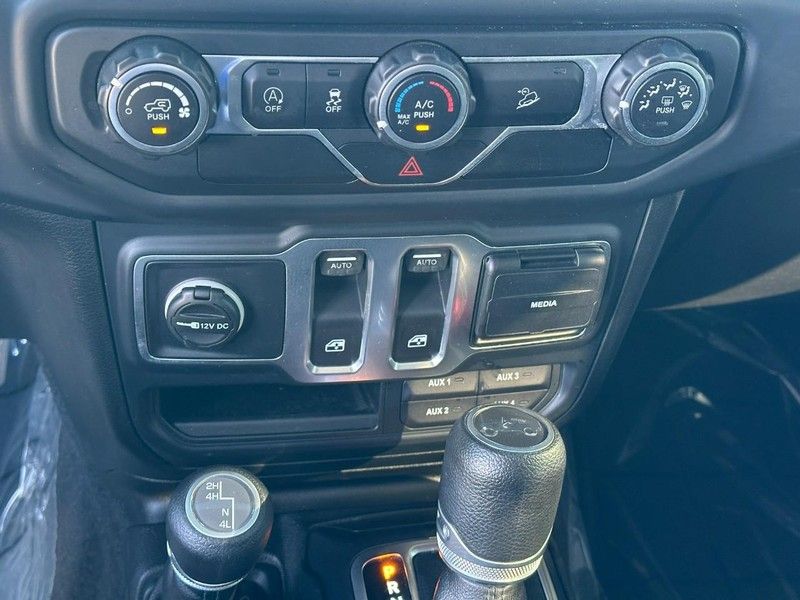2019 Jeep Wrangler Sport S photo 17