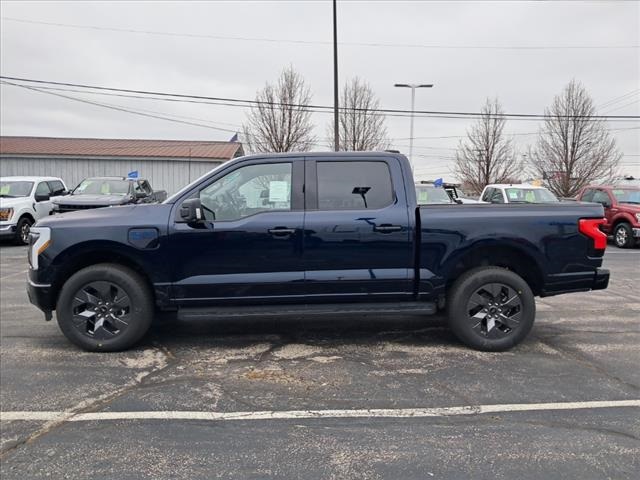 2025 Ford F-150 Lightning photo 3