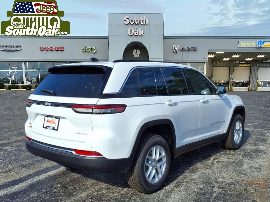 2025 Jeep Grand Cherokee Laredo Altitude photo 2