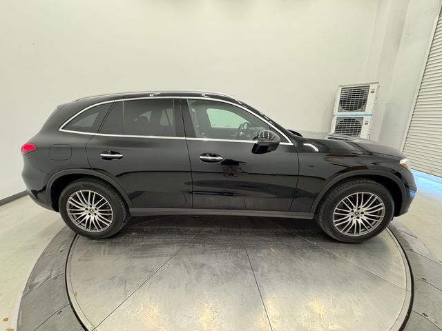2025 Mercedes Benz GLC 300 4MATIC photo 11