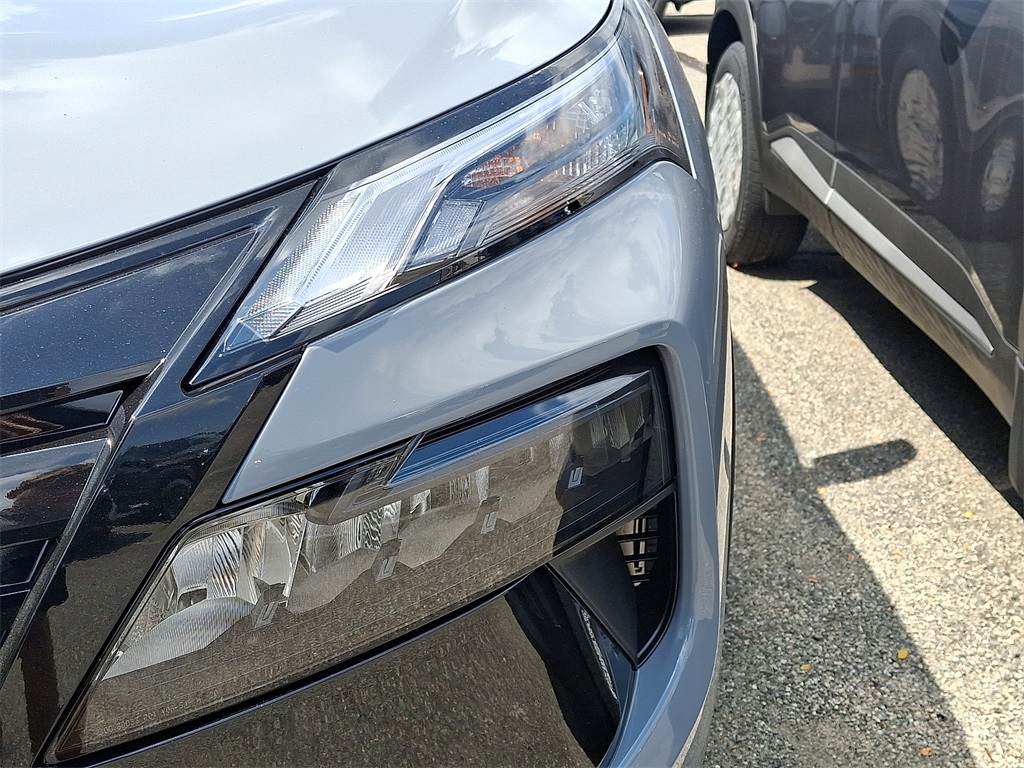 2026 Nissan Rogue SV photo 4