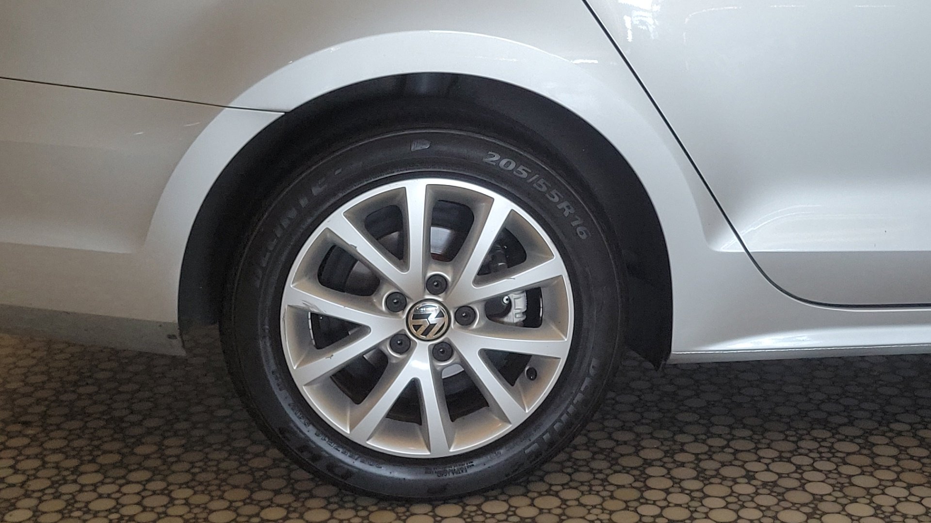 Used 2015 Reflex Silver Metallic Volkswagen 1.8T SE image 7