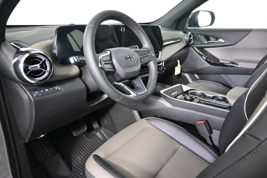 2026 Chevrolet Equinox LT photo 19