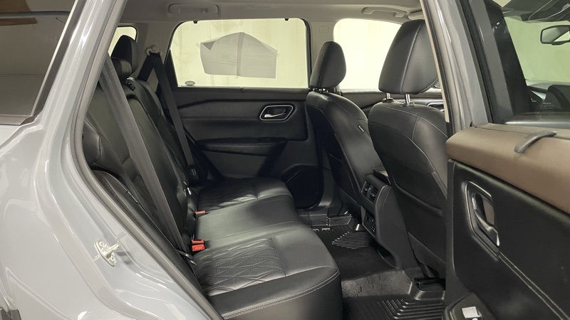 2021 Nissan Rogue Platinum photo 11