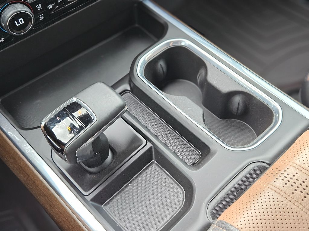 2024 Chevrolet Silverado 1500 High Country photo 24