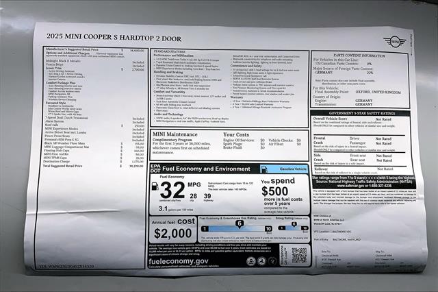 2025 Mini Cooper S Hardtop 2 Door Iconic photo 8
