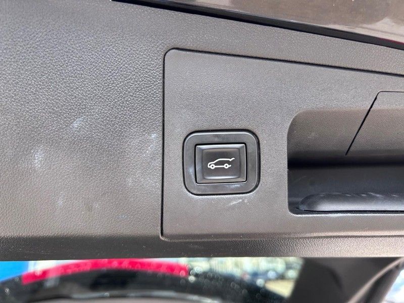 2017 Cadillac XT5 Luxury photo 3