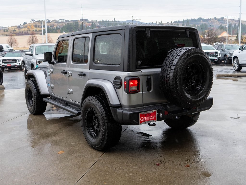 2021 Jeep Wrangler Unlimited Sahara photo 3