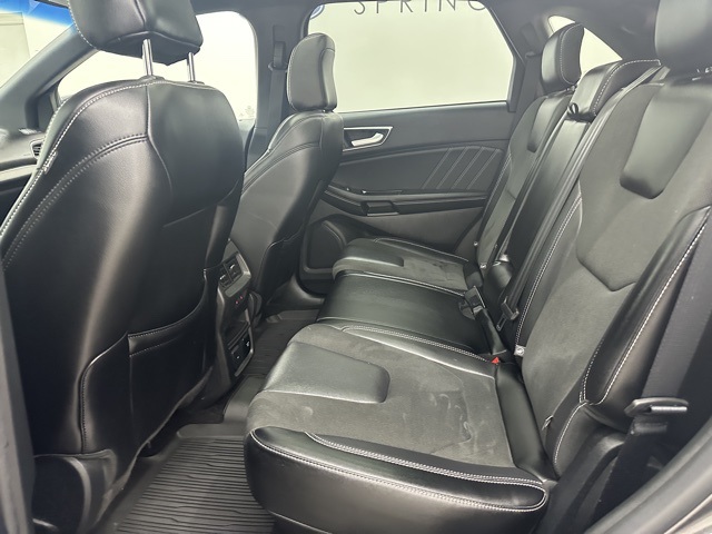 2020 Ford Edge ST photo 16