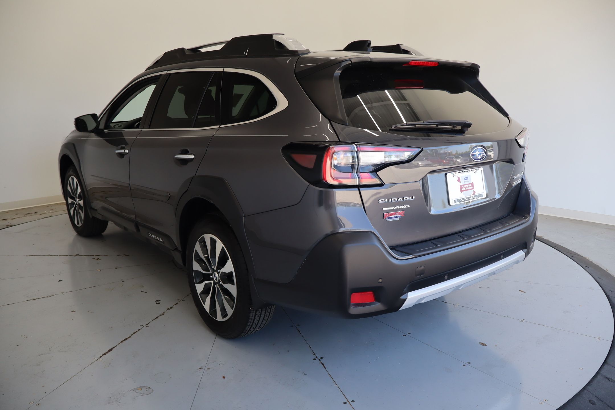 2025 Subaru Outback Touring photo 4