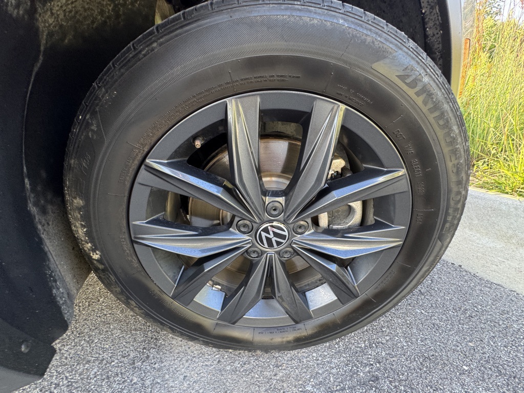 2024 Volkswagen Tiguan SE Wolfsburg Edition photo 9