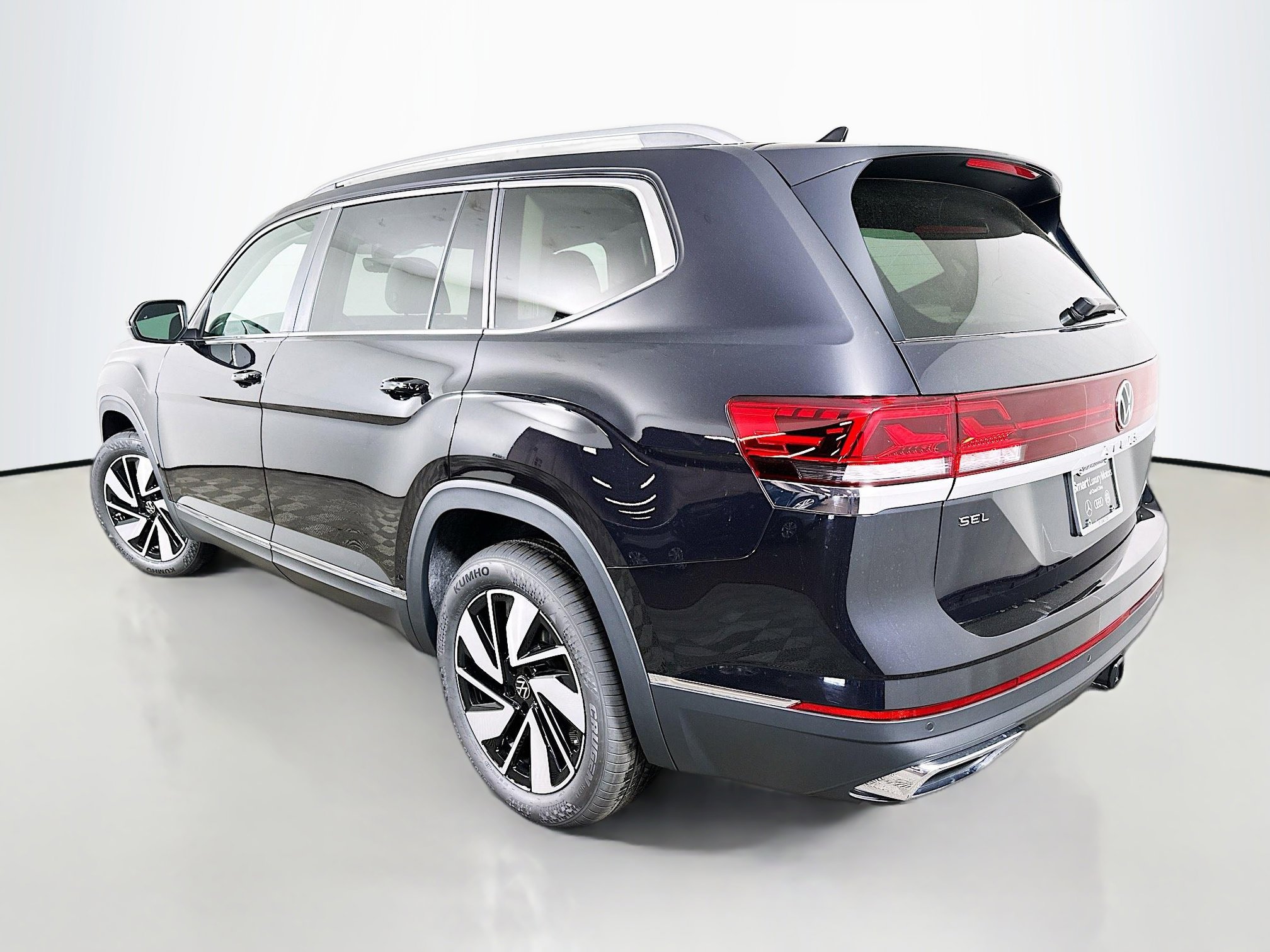 2025 Volkswagen Atlas SEL photo 5