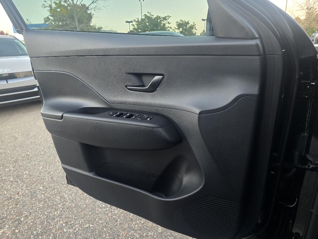 2026 Hyundai Kona SEL photo 15