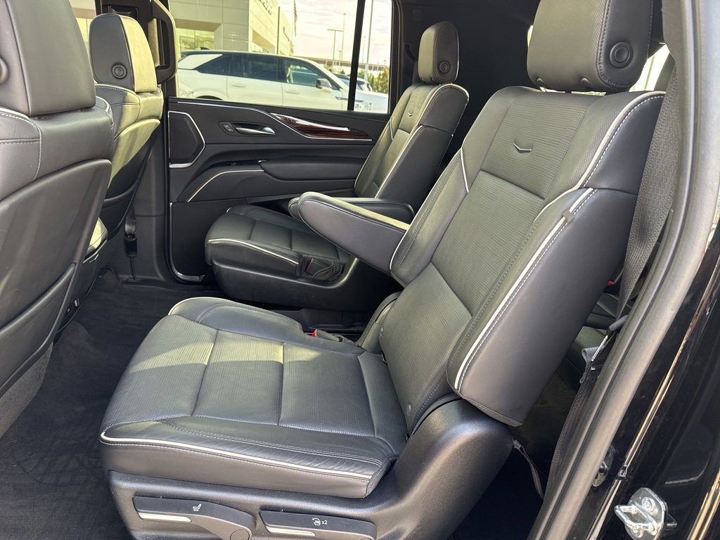 2023 Cadillac Escalade ESV Premium Luxury photo 11