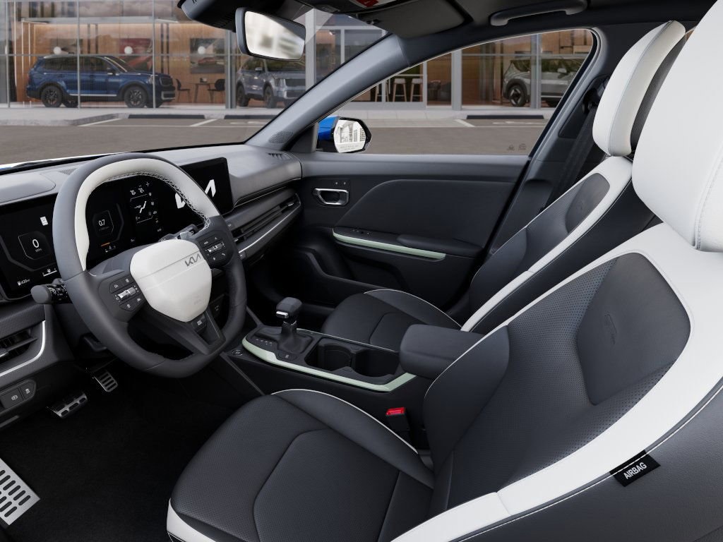 2025 Kia K4 GT-Line Turbo photo 15