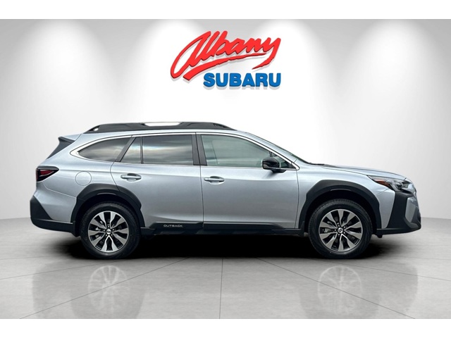 2025 Subaru Outback Limited photo 3