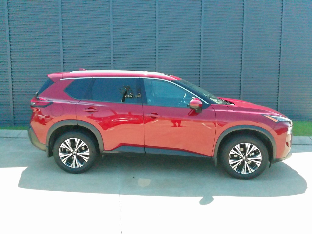 2021 Nissan Rogue SV photo 2