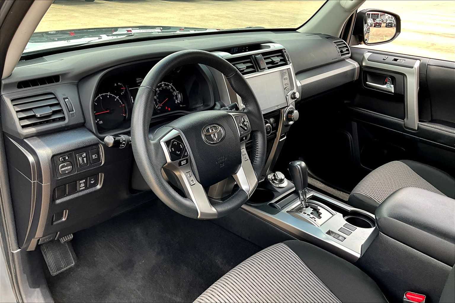 2024 Toyota 4Runner SR5 photo 17