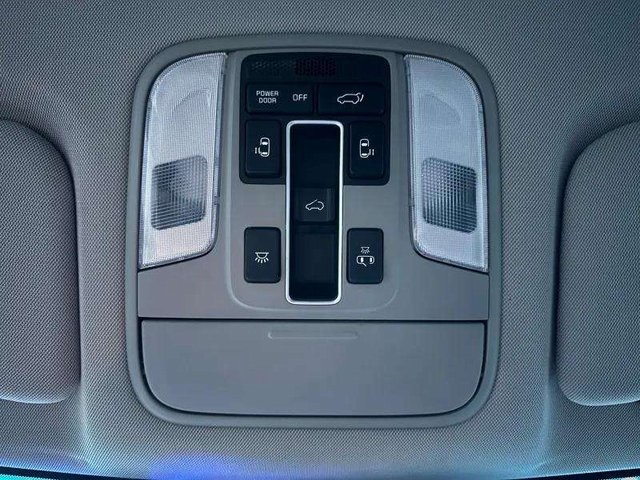 2020 Kia Sedona SX photo 31