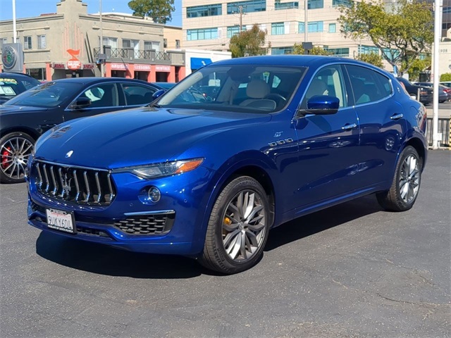 2022 Maserati Levante GT photo 3