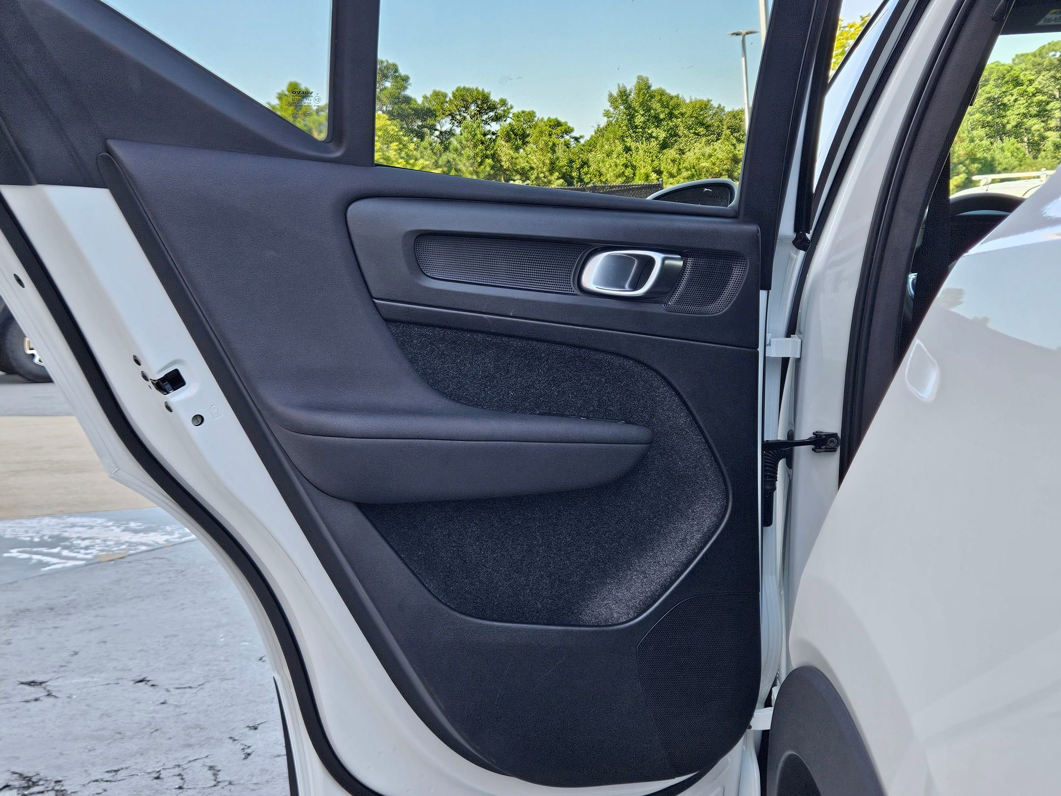 2023 Volvo XC40 Core photo 21
