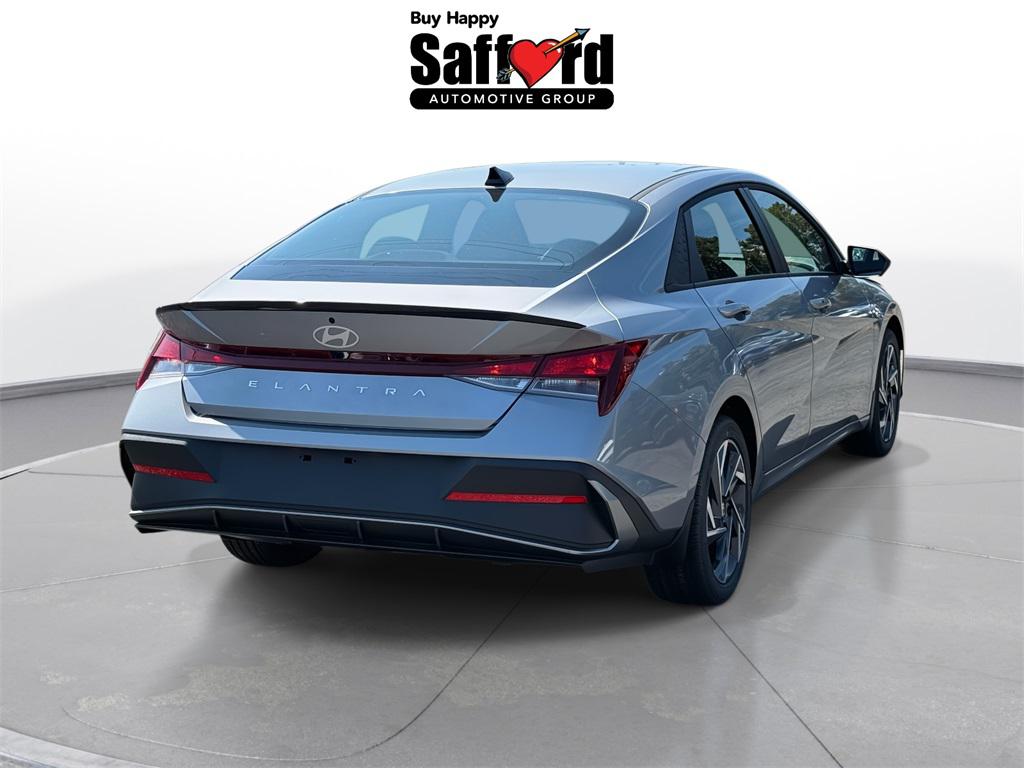 2025 Hyundai Elantra SEL Sport photo 8