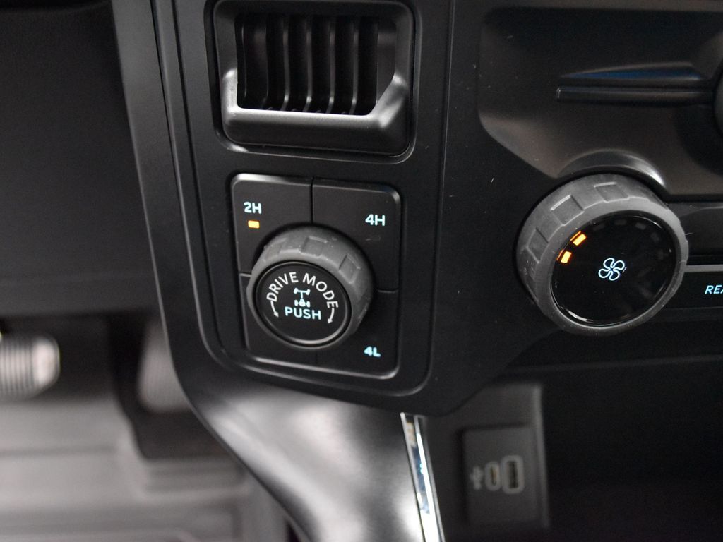 2025 Ford F-150 STX photo 19