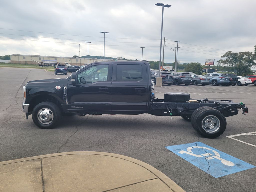 2026 Ford F-350 XLT photo 6