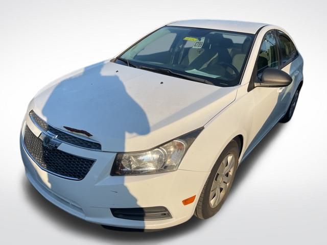 2014 Chevrolet Cruze LS photo 3