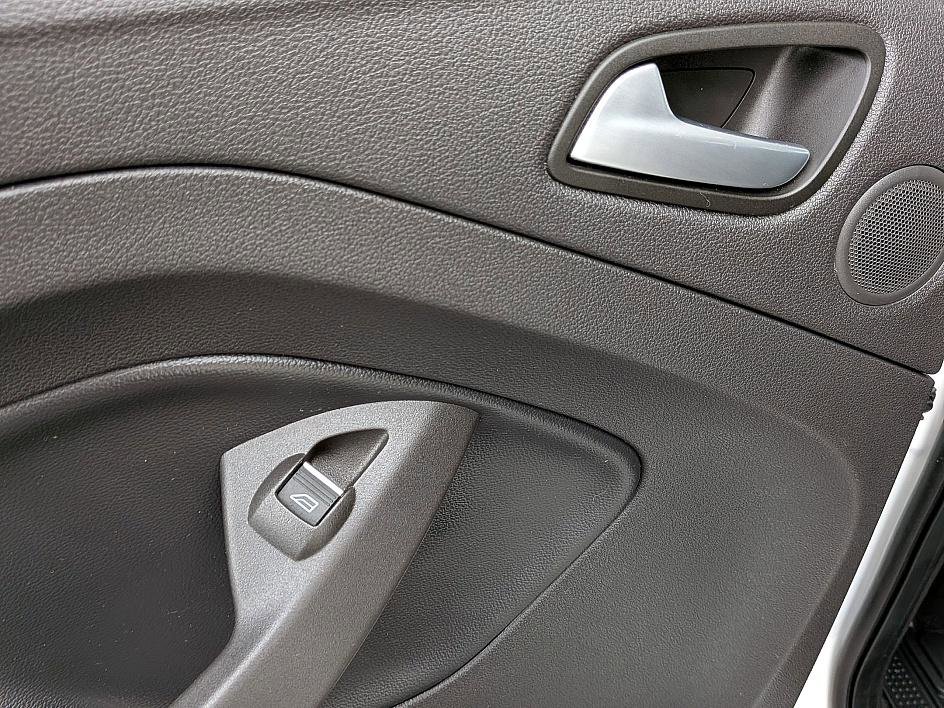 2019 Ford Escape Titanium photo 27