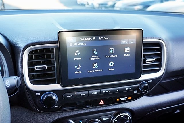 Used 2023 Silver Hyundai SE image 24