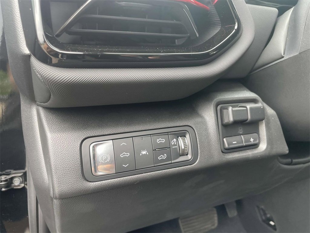 2024 Chevrolet Silverado EV RST photo 19